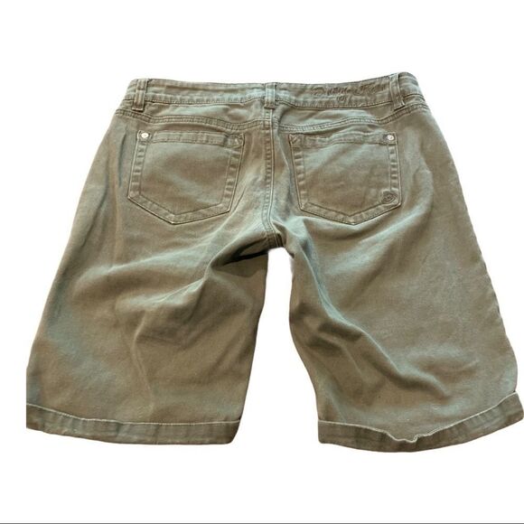 INDIGO REIN Olive Shorts Bermuda Size 7 - Picture 2 of 5